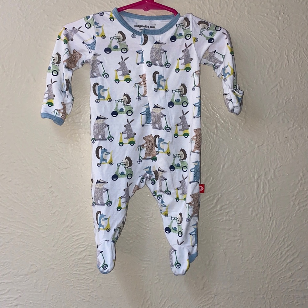 Magnetic 🧲 me newborn footie